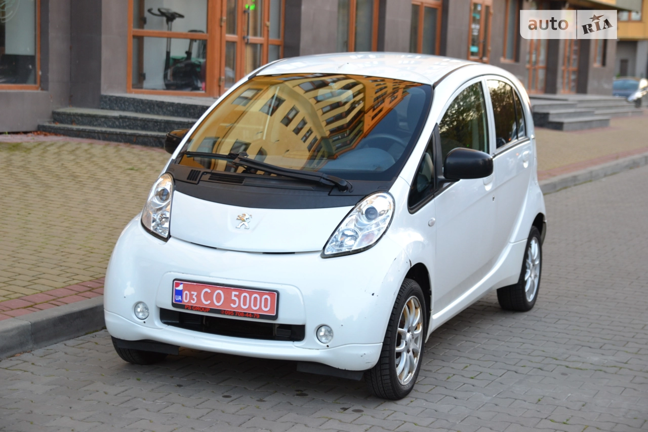 Peugeot iOn 2012