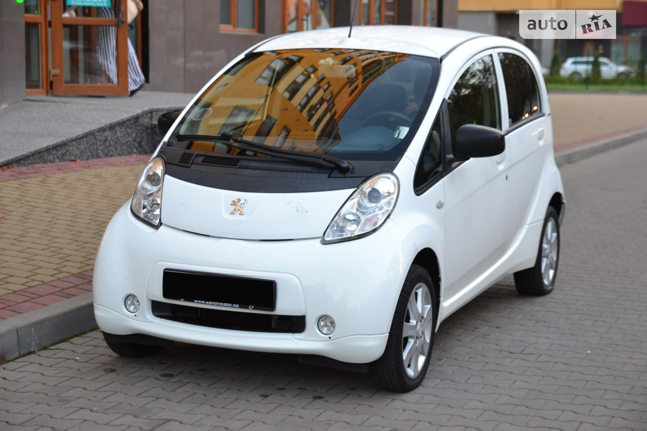 Peugeot iOn 2011