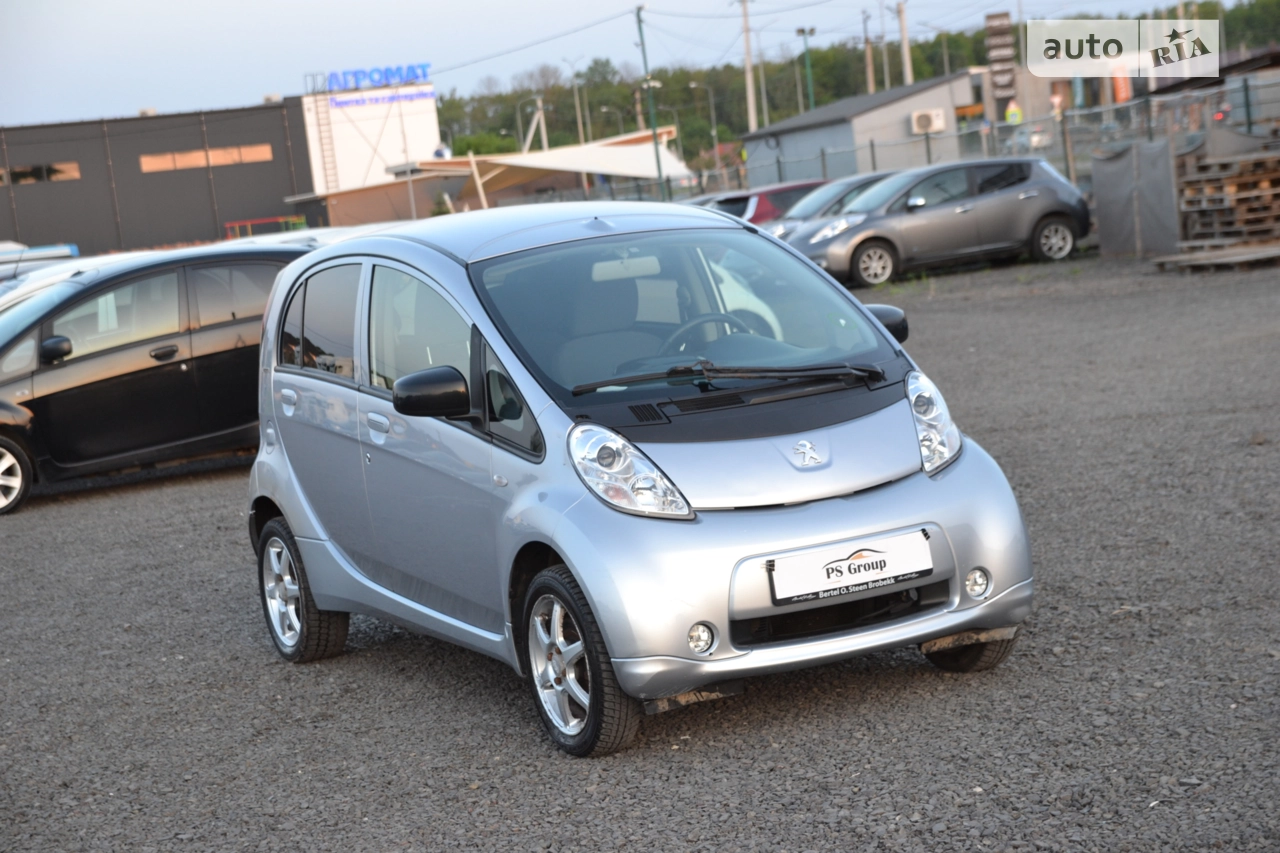 Peugeot iOn 2012