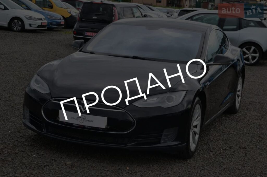 Tesla Model S 2014