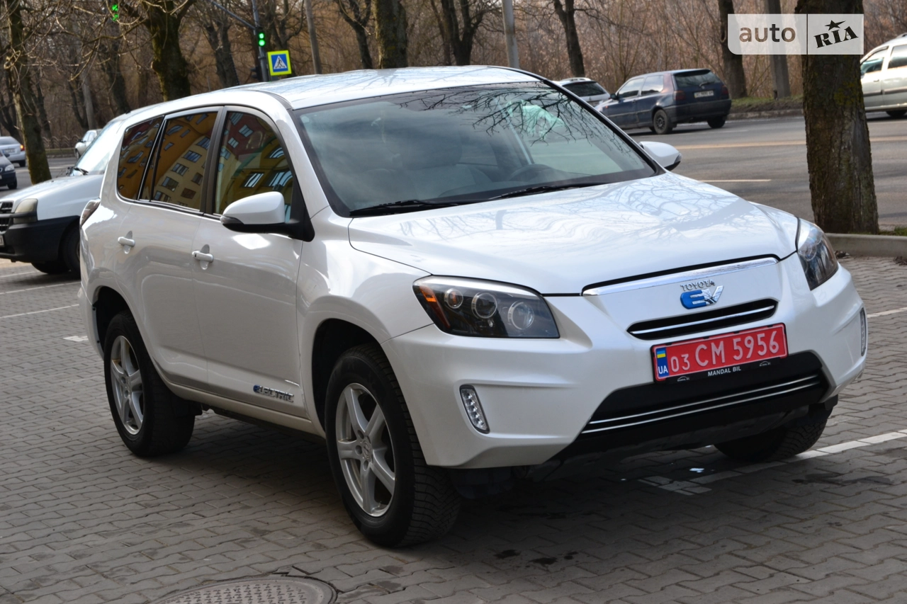 Toyota RAV4 EV 2013